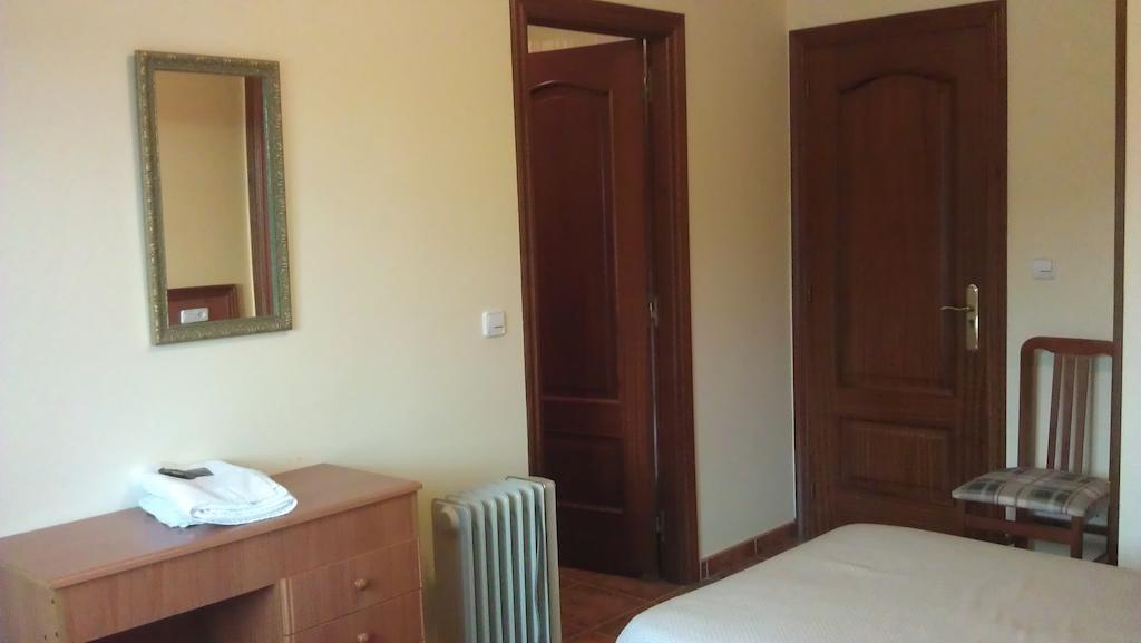 Hostal Restaurante O'Cadaval Frades Zimmer foto